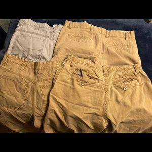 Lot 4 pair men’s shorts size 30 khaki Aeropostale